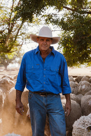 171110001-RO_ROYAL-BLUE_01_LIFESTYLE_M.jpg