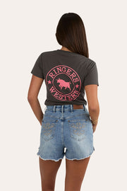 vintage-black-strawberry
