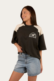washed-black-off-white
