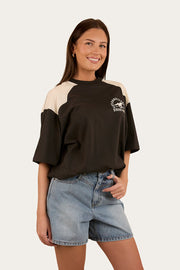 washed-black-off-white