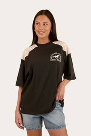 washed-black-off-white